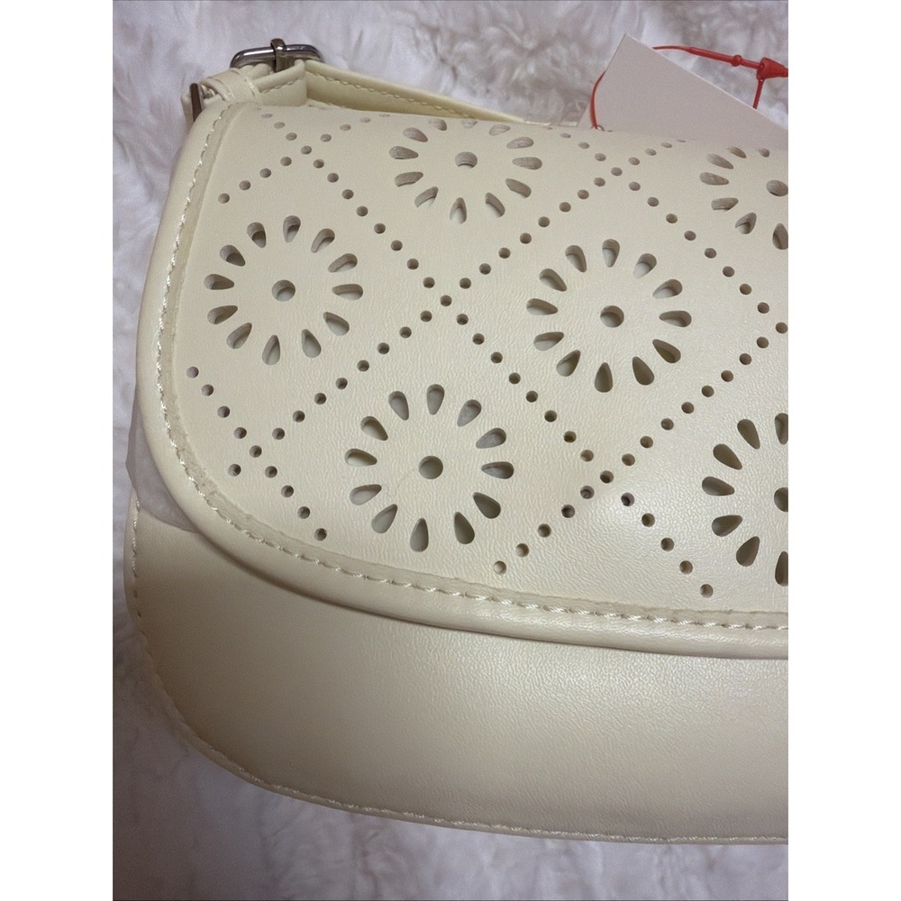 Cat & Jack Yellow Cream Laser Cut Floral Saddle Crossbody Purse Kids NWT - Picture 2 of 6